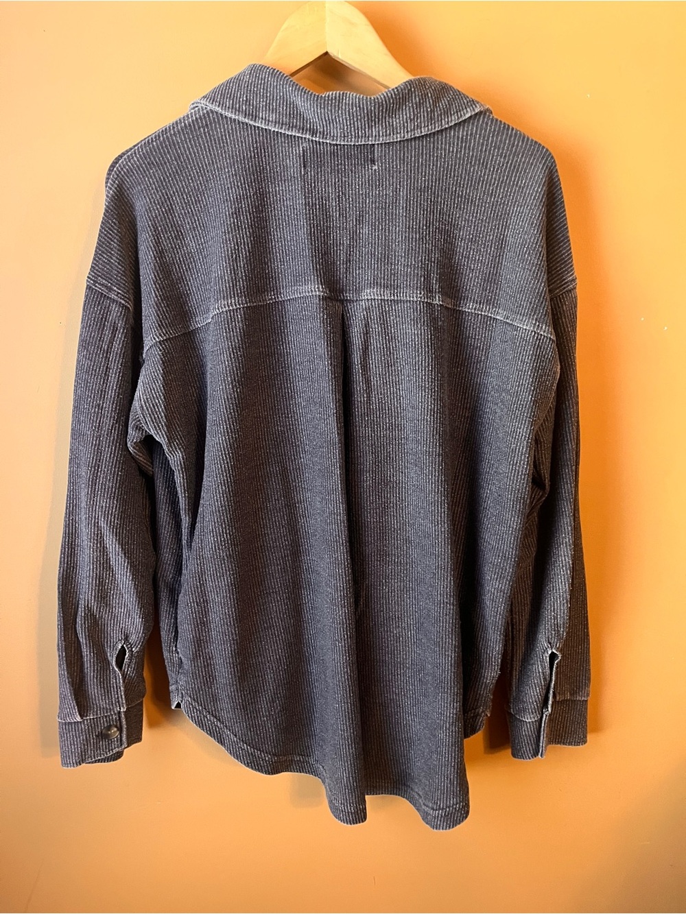 Thread and supply shacket - Picture 5 of 7